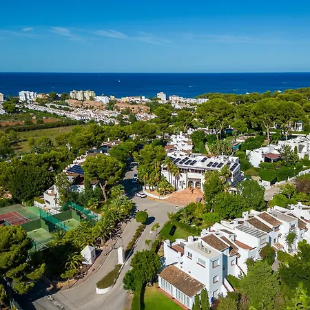 Villa Blanca Situated In A Luxurious Spa *