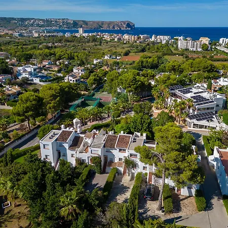 Villa Blanca Situated In A Luxurious Spa Javea